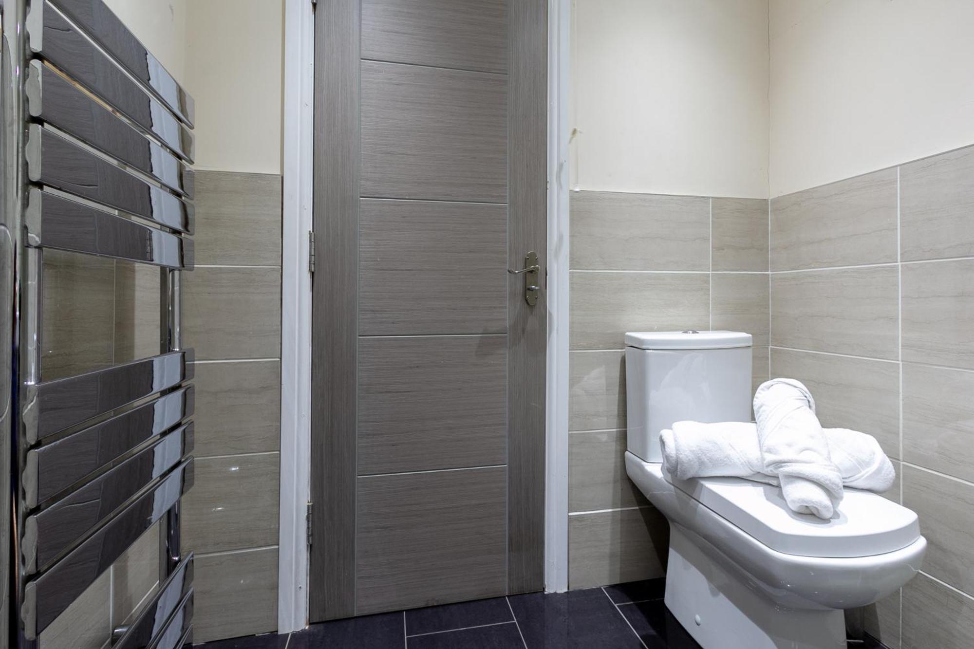 Bathway House - Free Secured Parking And Wifi Apartment Coventry Exterior photo