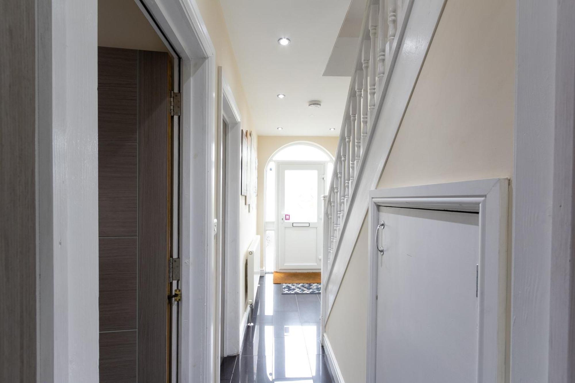 Bathway House - Free Secured Parking And Wifi Apartment Coventry Exterior photo